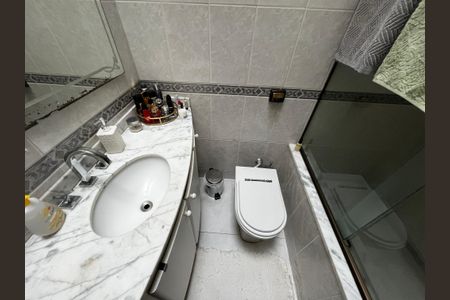 Casa à venda com 250m², 3 quartos e 2 vagasBanheiro da Suíte 1