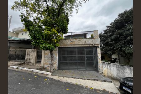Casa à venda com 250m², 3 quartos e 2 vagasFachada