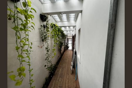 Casa à venda com 250m², 3 quartos e 2 vagasCorredor Externo
