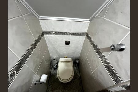 Casa à venda com 250m², 3 quartos e 2 vagasLavabo