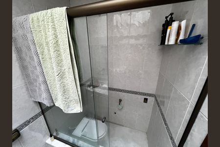 Casa à venda com 250m², 3 quartos e 2 vagasBanheiro da Suíte 1