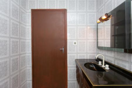 Casa para alugar com 120m², 2 quartos e 4 vagasBanheiro 2