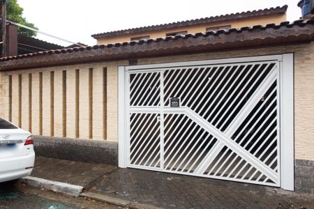 Casa para alugar com 120m², 2 quartos e 4 vagasFachada 