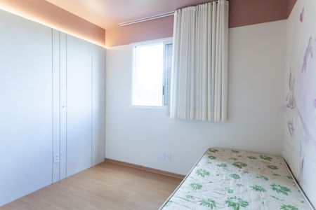 Apartamento à venda com 86m², 3 quartos e 2 vagasQuarto 2