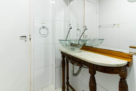 Apartamento para alugar com 57m², 2 quartos e sem vagaBanheiro Social