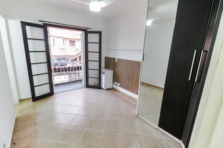 Casa de condomínio à venda com 125m², 3 quartos e 3 vagas Casa de condomínio à venda com 125m², 3 quartos e 3 vagasSuíte