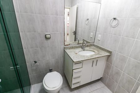 Casa de condomínio à venda com 125m², 3 quartos e 3 vagas Casa de condomínio à venda com 125m², 3 quartos e 3 vagasBanheiro Corredor