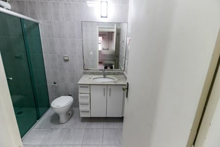 Casa de condomínio à venda com 125m², 3 quartos e 3 vagas Casa de condomínio à venda com 125m², 3 quartos e 3 vagasBanheiro Corredor