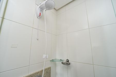 Banheiro de apartamento para alugar com 1 quarto, 37m² em Três Figueiras, Porto Alegre