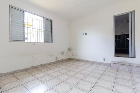 Quarto de casa para alugar com 1 quarto, 40m² em Vila Nhocune, São Paulo