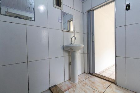 Banheiro de casa para alugar com 1 quarto, 40m² em Vila Nhocune, São Paulo