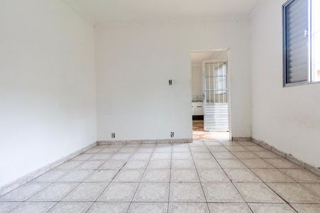 Quarto de casa para alugar com 1 quarto, 40m² em Vila Nhocune, São Paulo