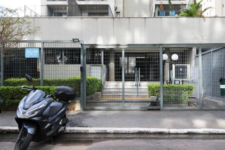 Studio para alugar com 35m², 1 quarto e 1 vaga Studio para alugar com 35m², 1 quarto e 1 vagaFachada