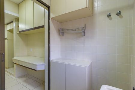 Apartamento à venda com 72m², 3 quartos e 2 vagas Apartamento à venda com 72m², 3 quartos e 2 vagasÁrea de Serviço