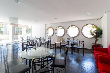 Apartamento à venda com 72m², 3 quartos e 2 vagas Apartamento à venda com 72m², 3 quartos e 2 vagasSalão de Festas