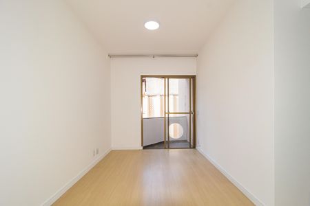 Apartamento à venda com 72m², 3 quartos e 2 vagas Apartamento à venda com 72m², 3 quartos e 2 vagasSala