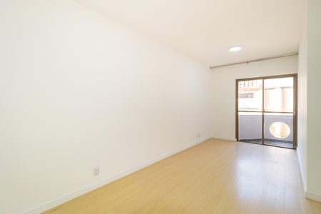 Apartamento à venda com 72m², 3 quartos e 2 vagas Apartamento à venda com 72m², 3 quartos e 2 vagasSala