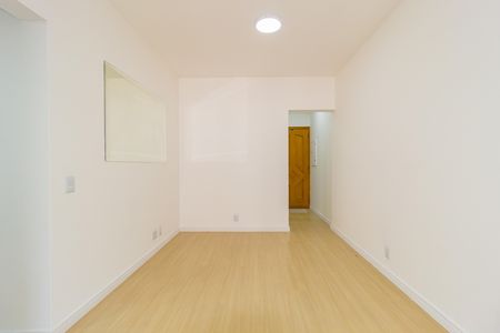 Apartamento à venda com 72m², 3 quartos e 2 vagas Apartamento à venda com 72m², 3 quartos e 2 vagasSala