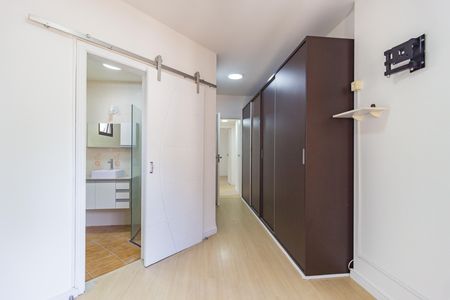 Apartamento à venda com 72m², 3 quartos e 2 vagas Apartamento à venda com 72m², 3 quartos e 2 vagasSuíte