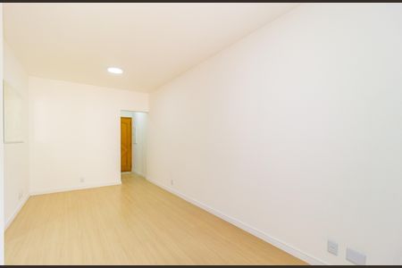 Apartamento à venda com 72m², 3 quartos e 2 vagas Apartamento à venda com 72m², 3 quartos e 2 vagasSala