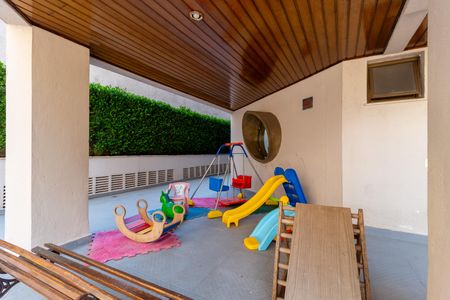 Apartamento à venda com 72m², 3 quartos e 2 vagas Apartamento à venda com 72m², 3 quartos e 2 vagasPlayground