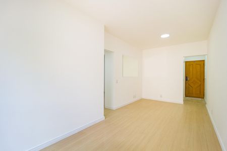 Apartamento à venda com 72m², 3 quartos e 2 vagas Apartamento à venda com 72m², 3 quartos e 2 vagasSala