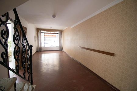 Casa à venda com 115m², 4 quartos e 2 vagasSala