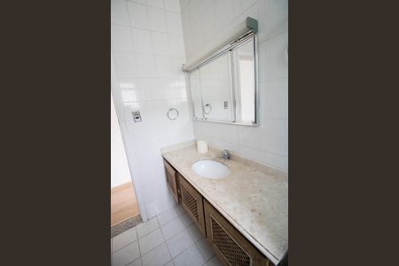 Casa à venda com 115m², 4 quartos e 2 vagasBanheiro de Serviço