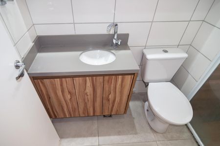 Apartamento à venda com 35m², 2 quartos e sem vaga Apartamento à venda com 35m², 2 quartos e sem vagaBanheiro Social