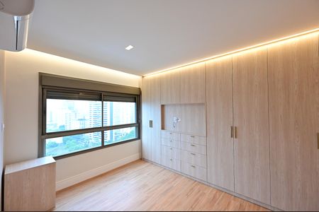 Apartamento à venda com 159m², 3 quartos e 2 vagasSuíte 1