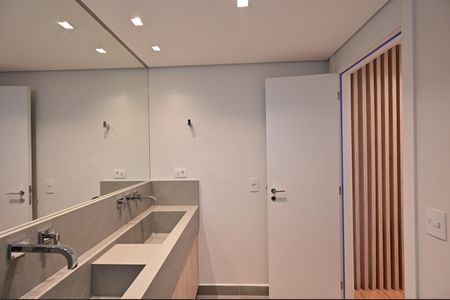 Apartamento à venda com 159m², 3 quartos e 2 vagasBanheiro da Suíte 1