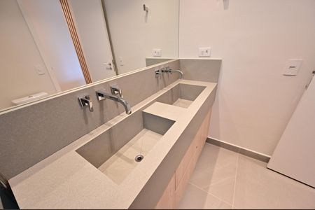 Apartamento à venda com 159m², 3 quartos e 2 vagasBanheiro da Suíte 1