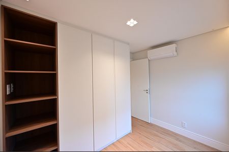 Apartamento à venda com 159m², 3 quartos e 2 vagasSuíte 2