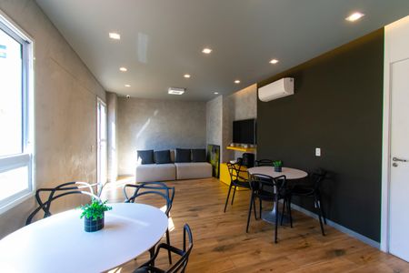 Apartamento à venda com 30m², 1 quarto e sem vaga Apartamento à venda com 30m², 1 quarto e sem vagaÁrea comum - Salão de festas