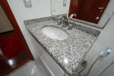 Apartamento para alugar com 104m², 2 quartos e 2 vagasBanheiro social