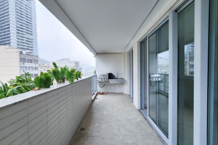 Apartamento à venda com 78m², 2 quartos e 1 vaga Apartamento à venda com 78m², 2 quartos e 1 vagaVaranda