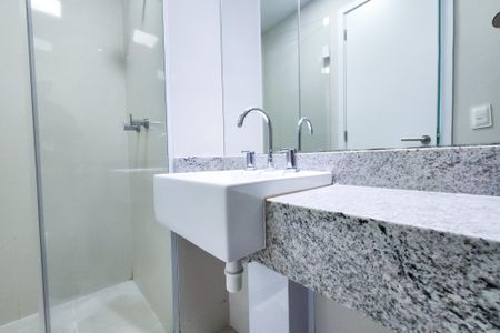 Apartamento à venda com 78m², 2 quartos e 1 vaga Apartamento à venda com 78m², 2 quartos e 1 vagaBanheiro social