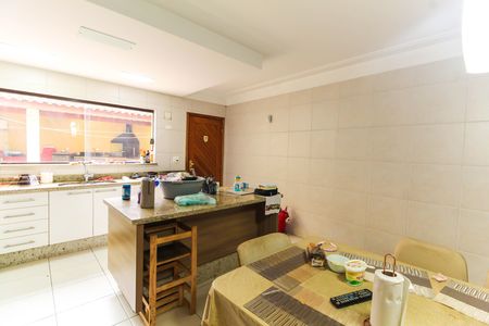 Casa para alugar com 189m², 3 quartos e 2 vagasCozinha