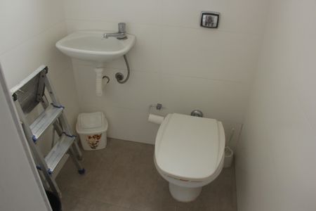 Apartamento para alugar com 160m², 3 quartos e 2 vagasBanheiro de serviço