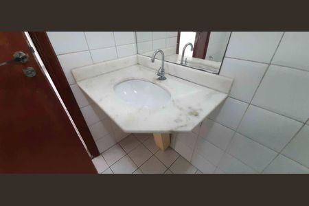 Apartamento para alugar com 65m², 3 quartos e 1 vaga Apartamento para alugar com 65m², 3 quartos e 1 vagaBanheiro social