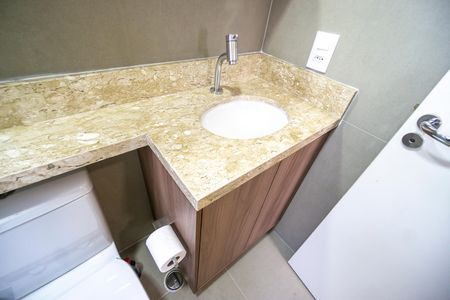 Banheiro social de apartamento à venda com 2 quartos, 41m² em Vila Moreira, São Paulo