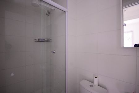 Banheiro de apartamento para alugar com 2 quartos, 36m² em Parque Fongaro, São Paulo