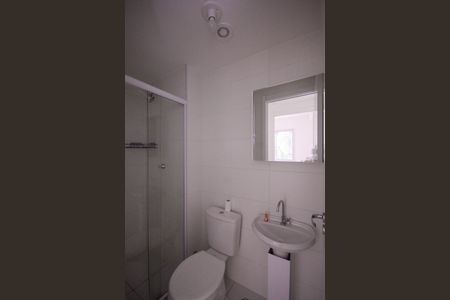 Banheiro de apartamento para alugar com 2 quartos, 36m² em Parque Fongaro, São Paulo