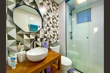 Apartamento à venda com 69m², 2 quartos e 1 vaga Apartamento à venda com 69m², 2 quartos e 1 vagaBanheiro social