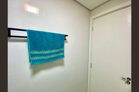 Banheiro social de apartamento à venda com 2 quartos, 69m² em Vila São Ricardo, Guarulhos