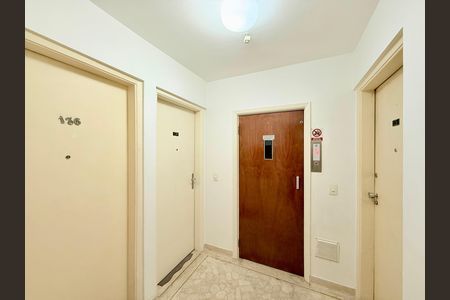 Apartamento à venda com 60m², 2 quartos e 1 vaga Apartamento à venda com 60m², 2 quartos e 1 vagaHall Apartamento