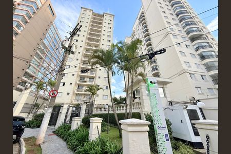 Apartamento à venda com 60m², 2 quartos e 1 vaga Apartamento à venda com 60m², 2 quartos e 1 vagaFachada