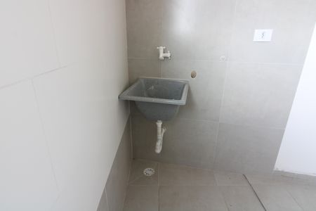 Área de Serviço de casa para alugar com 1 quarto, 55m² em Vila Fidelis Ribeiro, São Paulo
