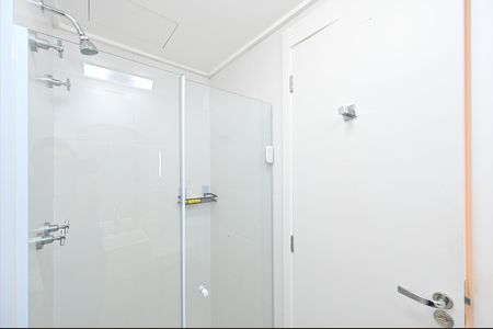 Banheiro Social de kitnet/studio para alugar com 1 quarto, 18m² em Vila Clementino, São Paulo