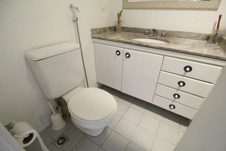 Apartamento à venda com 87m², 3 quartos e 1 vagaBanheiro social